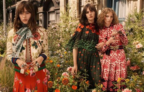 dakota johnson gucci bloom comercial|Gucci Bloom: Scenes from the New Campaign .